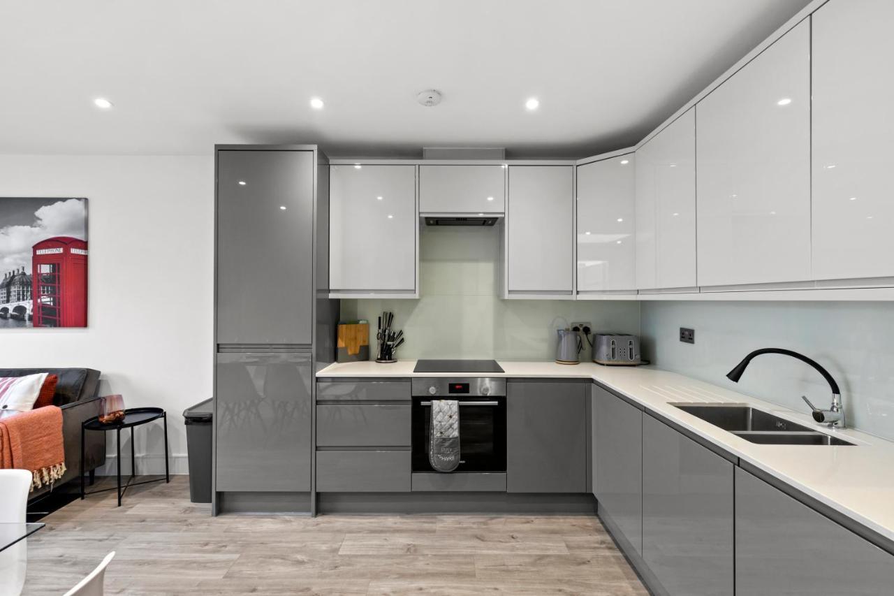Star London Vivian Avenue 2-Bed Retreat With Garden Apartment The Hyde Exterior foto