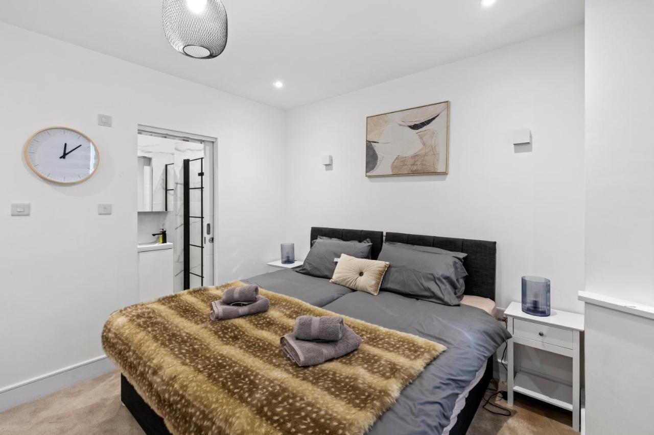 Star London Vivian Avenue 2-Bed Retreat With Garden Apartment The Hyde Exterior foto